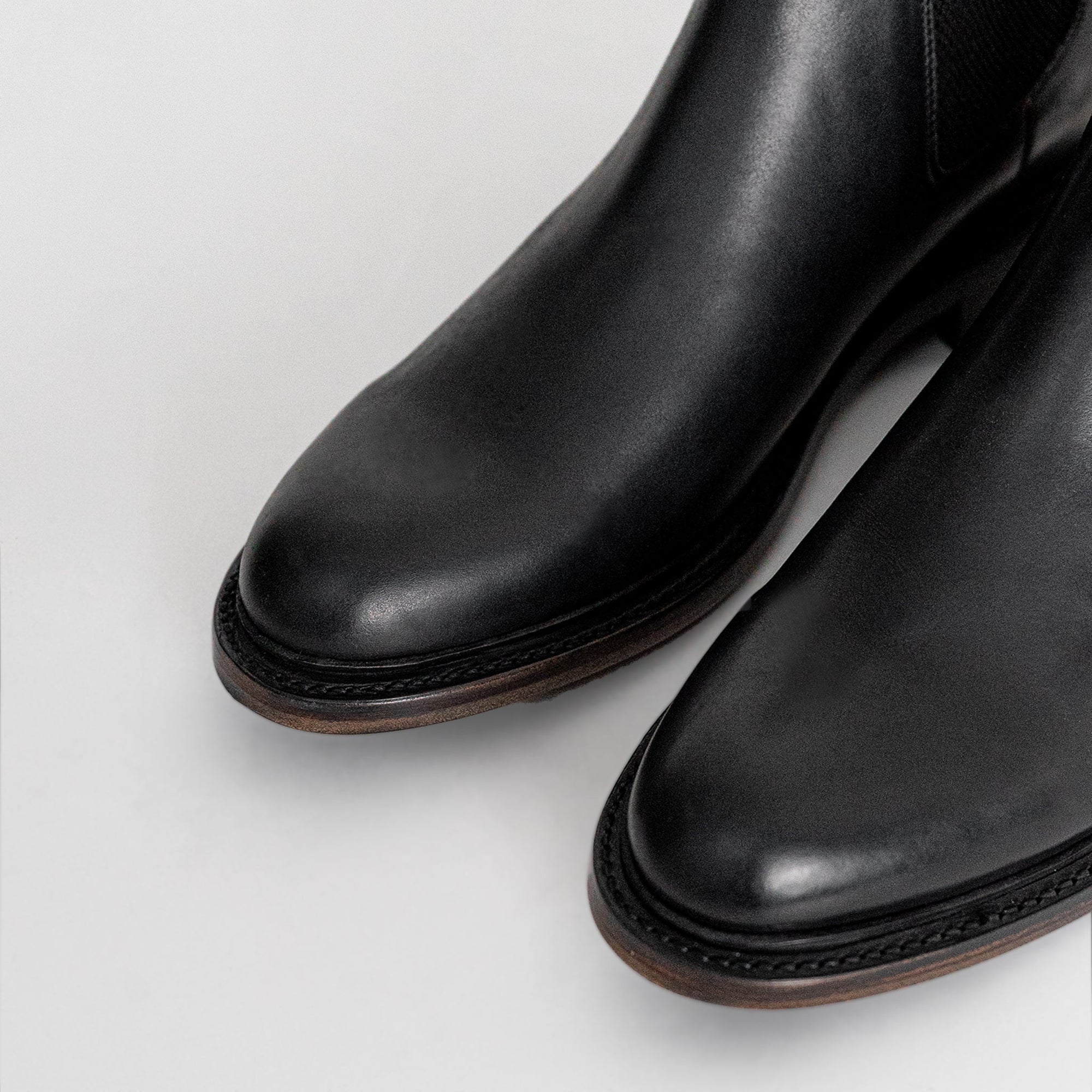 Outlaw | The Chelsea Boot