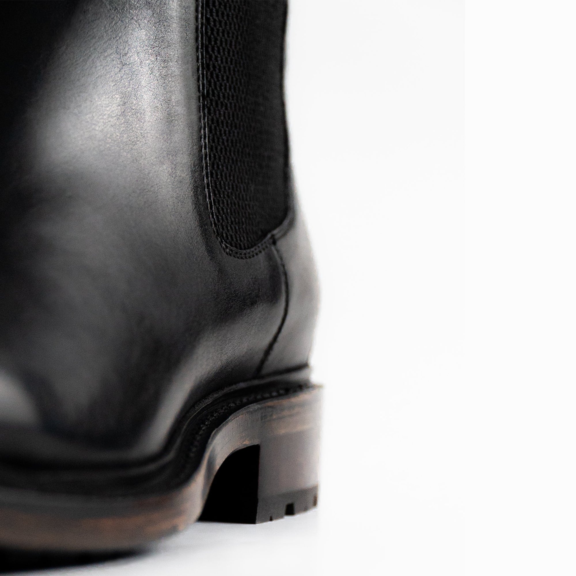 Outlaw | The Chelsea Boot