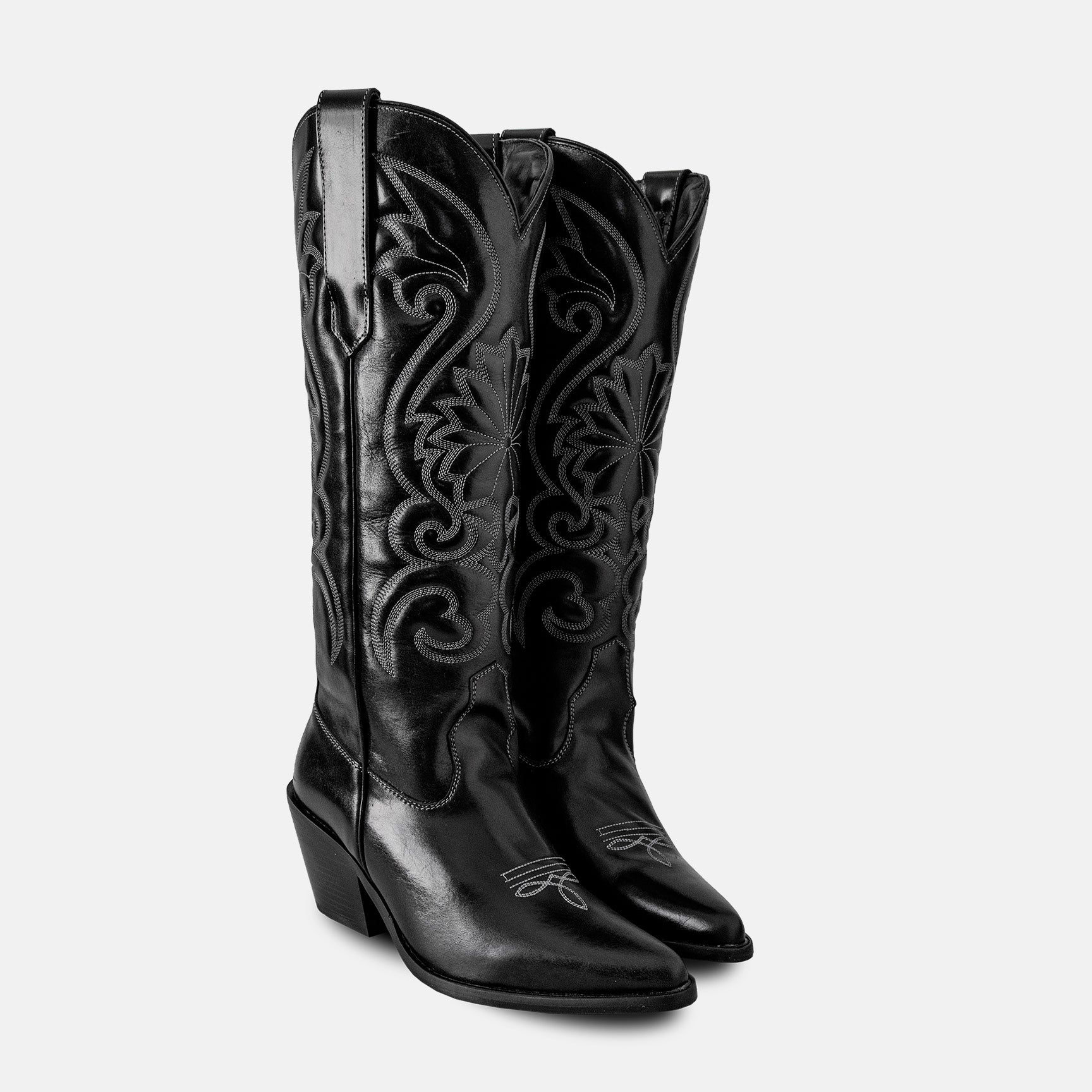 Botas de piel para uso diario y ocasiones especiales Botas de piel con suela y tacón de cuero comprimido Botas de estilo vaquero para mujeres con estilo Botas de piel hechas a mano con materiales de alta calidad Botas para combinar con atuendos vaqueros y elegantes Botas de moda para cowgirls Botas con diseño único y sofisticado Botas de piel de res para mayor durabilidad Botas de piel de calidad para mayor comodidad Botas de piel con bordado floral en el exterior Botas de piel hechas en México