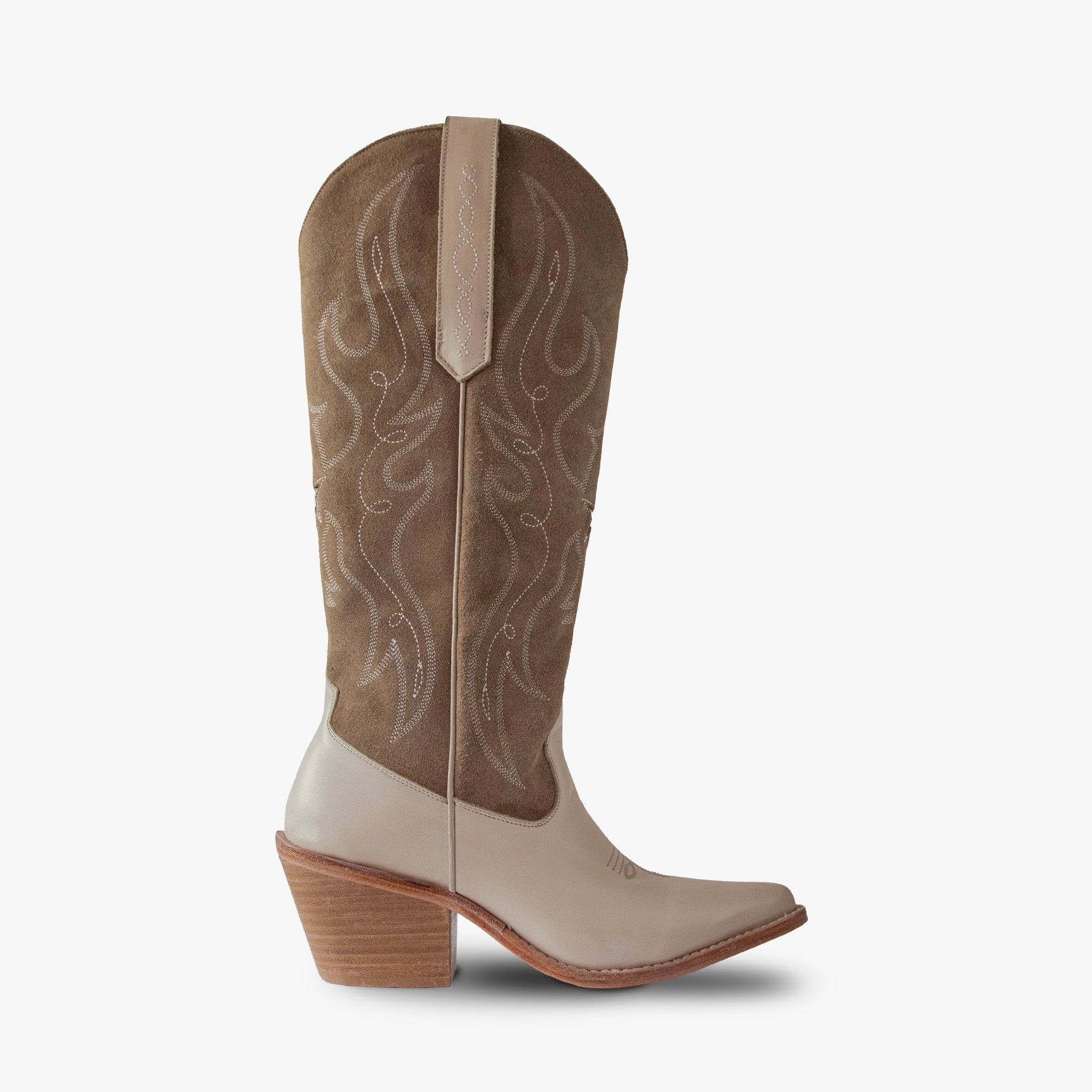 Botas de piel Moda en calzado Botas de piel para mujeres Hecho a mano Artesanal Calidad premium 100% piel genuina Diseño exclusivo León, Guanajuato Calzado mexicano Elegante y sofisticado