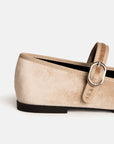 Ballerinas de terciopelo ivory
Zapatos planos elegantes
Moda en calzado femenino
Ballerinas de lujo para mujer
Estilo sofisticado y cómodo
Calzado de terciopelo de alta calidad
Tendencias en zapatos planos
Ballerinas para eventos especiales
Zapatos de terciopelo en tono marfil
Calzado femenino con estilo
Moda femenina de alta gama
Ballerinas con acabado aterciopelado
Zapatos planos con detalles elegantes
Ballerinas premium
Estilo clásico con un toque moderno
Ballerinas versátiles
Zapatos de terciopelo 