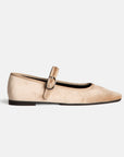 Ballerinas de terciopelo ivory
Zapatos planos elegantes
Moda en calzado femenino
Ballerinas de lujo para mujer
Estilo sofisticado y cómodo
Calzado de terciopelo de alta calidad
Tendencias en zapatos planos
Ballerinas para eventos especiales
Zapatos de terciopelo en tono marfil
Calzado femenino con estilo
Moda femenina de alta gama
Ballerinas con acabado aterciopelado
Zapatos planos con detalles elegantes
Ballerinas premium
Estilo clásico con un toque moderno
Ballerinas versátiles
Zapatos de terciopelo 